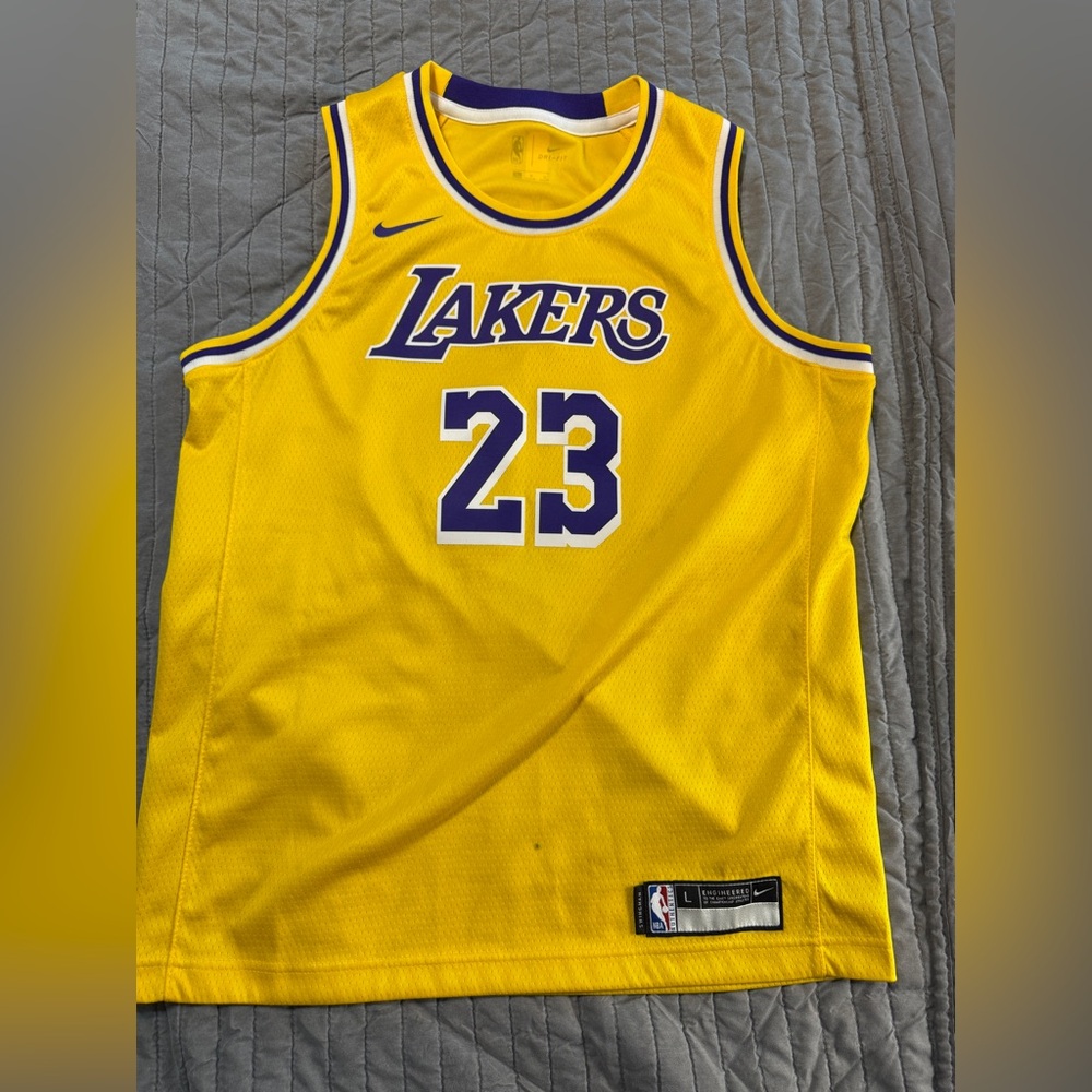 LEBRON JAMES NIKE JERSEY